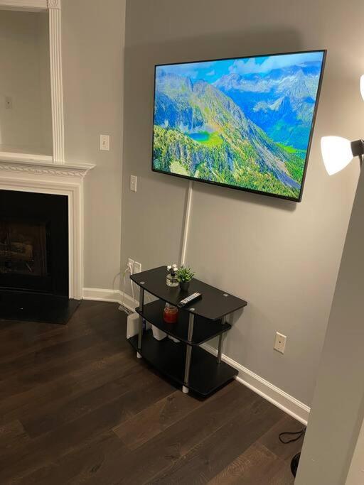 Simple Elegant Townhouse Dt Raleigh Ncsu Apartment Екстериор снимка