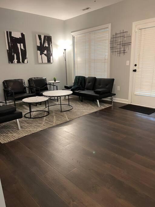 Simple Elegant Townhouse Dt Raleigh Ncsu Apartment Екстериор снимка