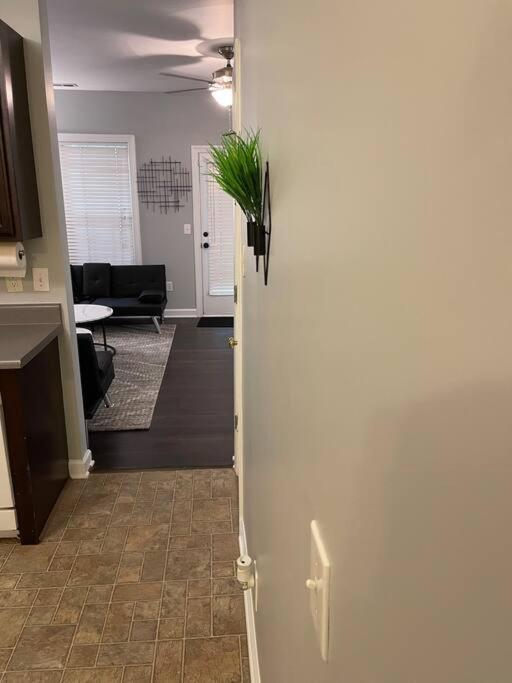 Simple Elegant Townhouse Dt Raleigh Ncsu Apartment Екстериор снимка