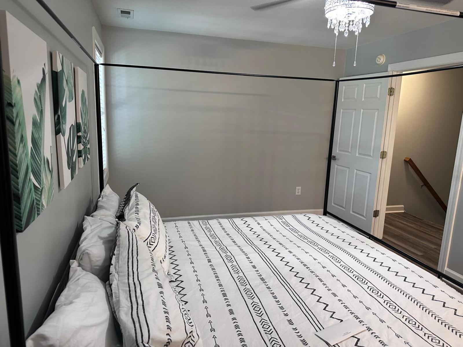 Simple Elegant Townhouse Dt Raleigh Ncsu Apartment Екстериор снимка