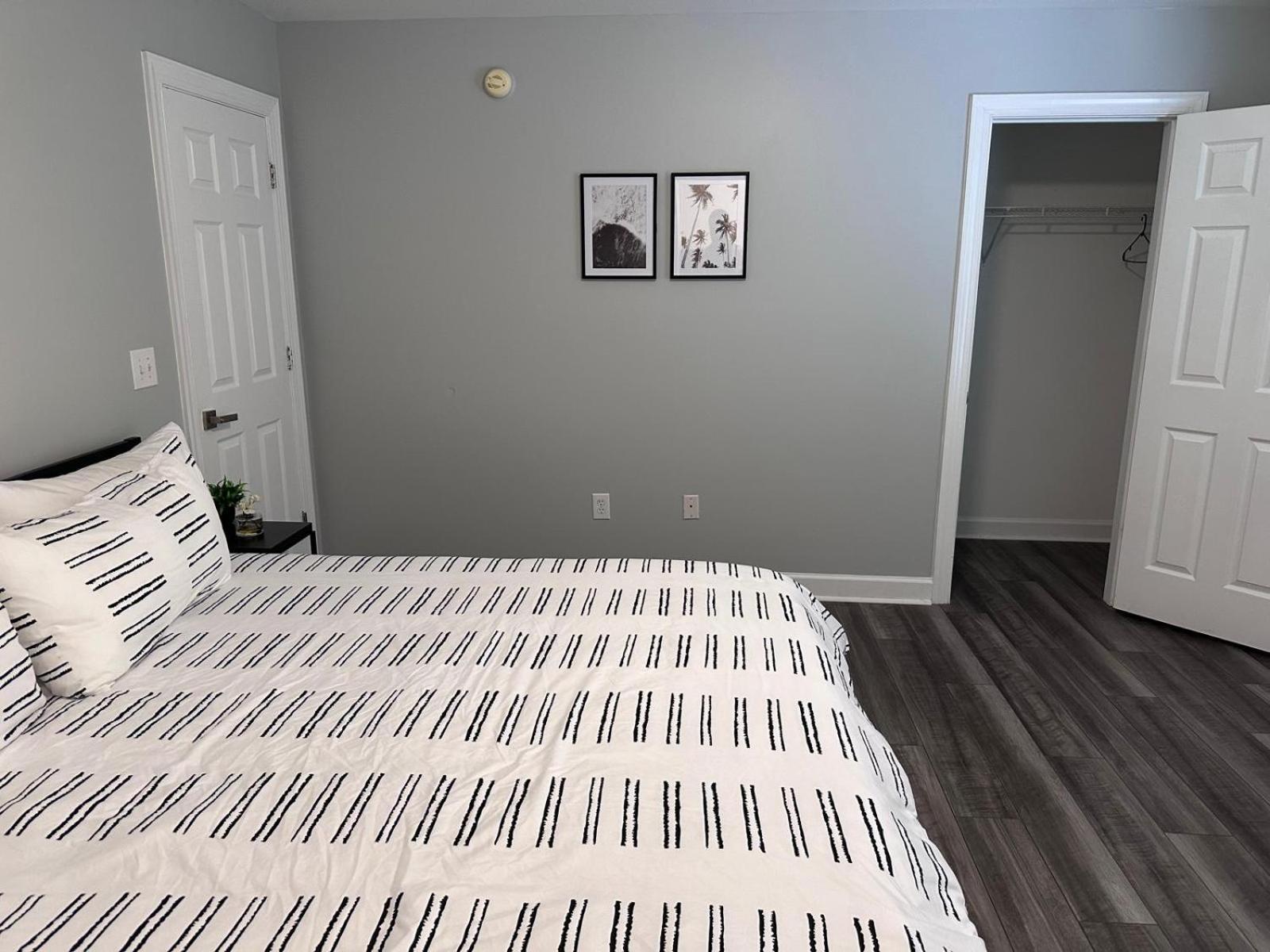 Simple Elegant Townhouse Dt Raleigh Ncsu Apartment Екстериор снимка